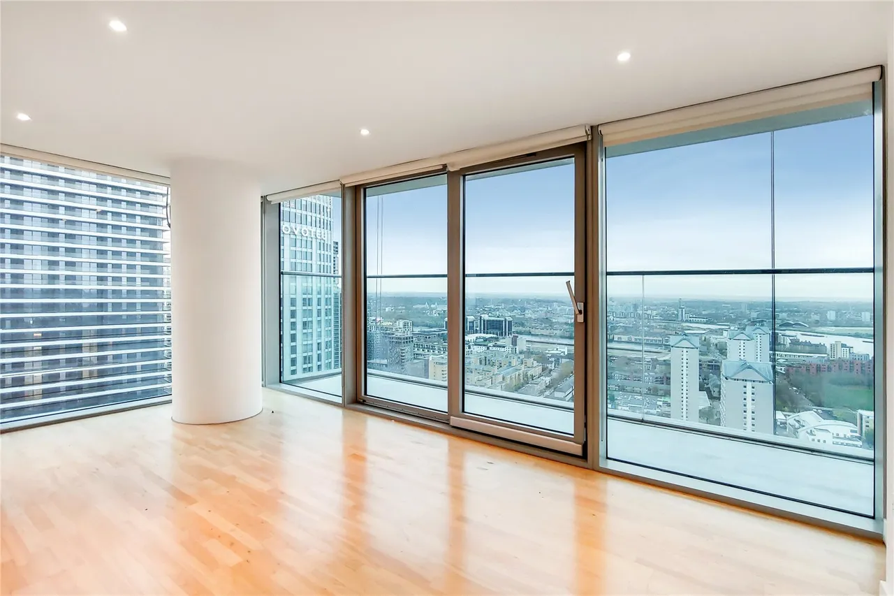 2 bed flat to rent, Marsh Wall, London, E14