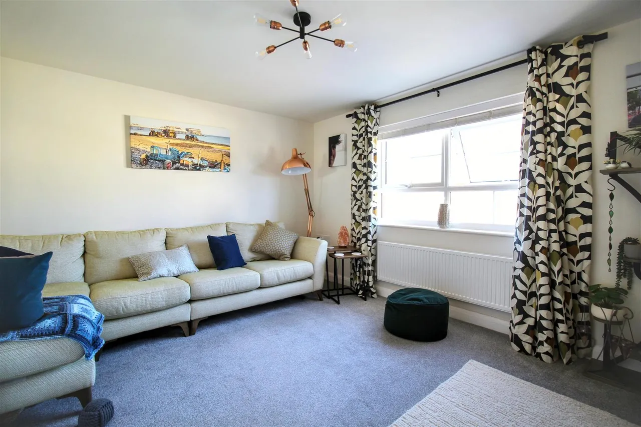 Gallard Way, Rackheath, NR13, photo 11