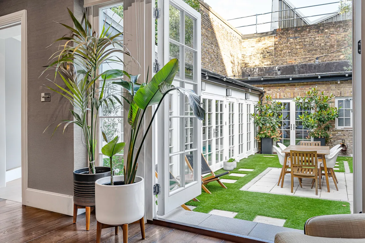 Ebury Street, Belgravia, London, photo 8