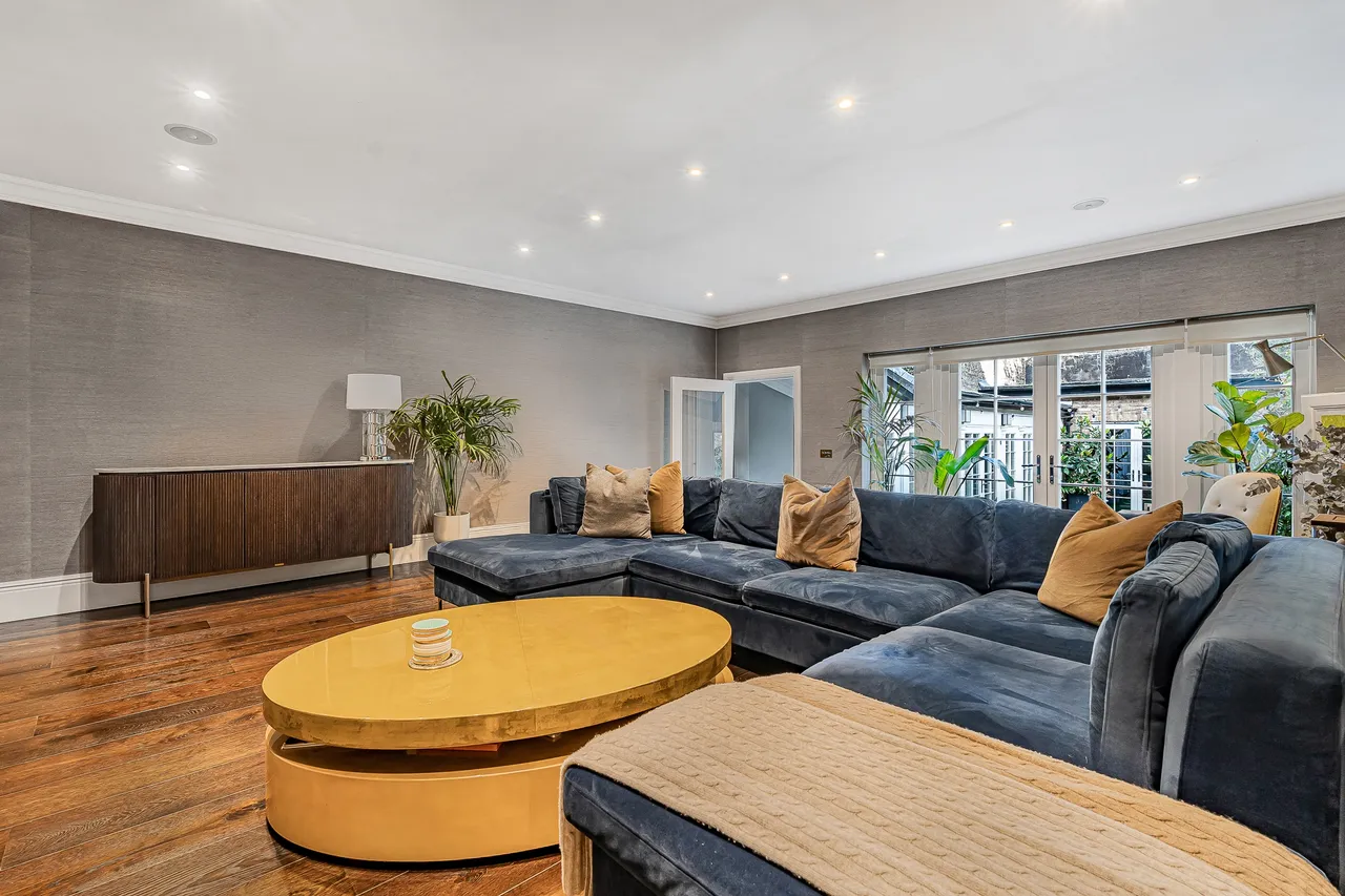 Ebury Street, Belgravia, London, photo 2