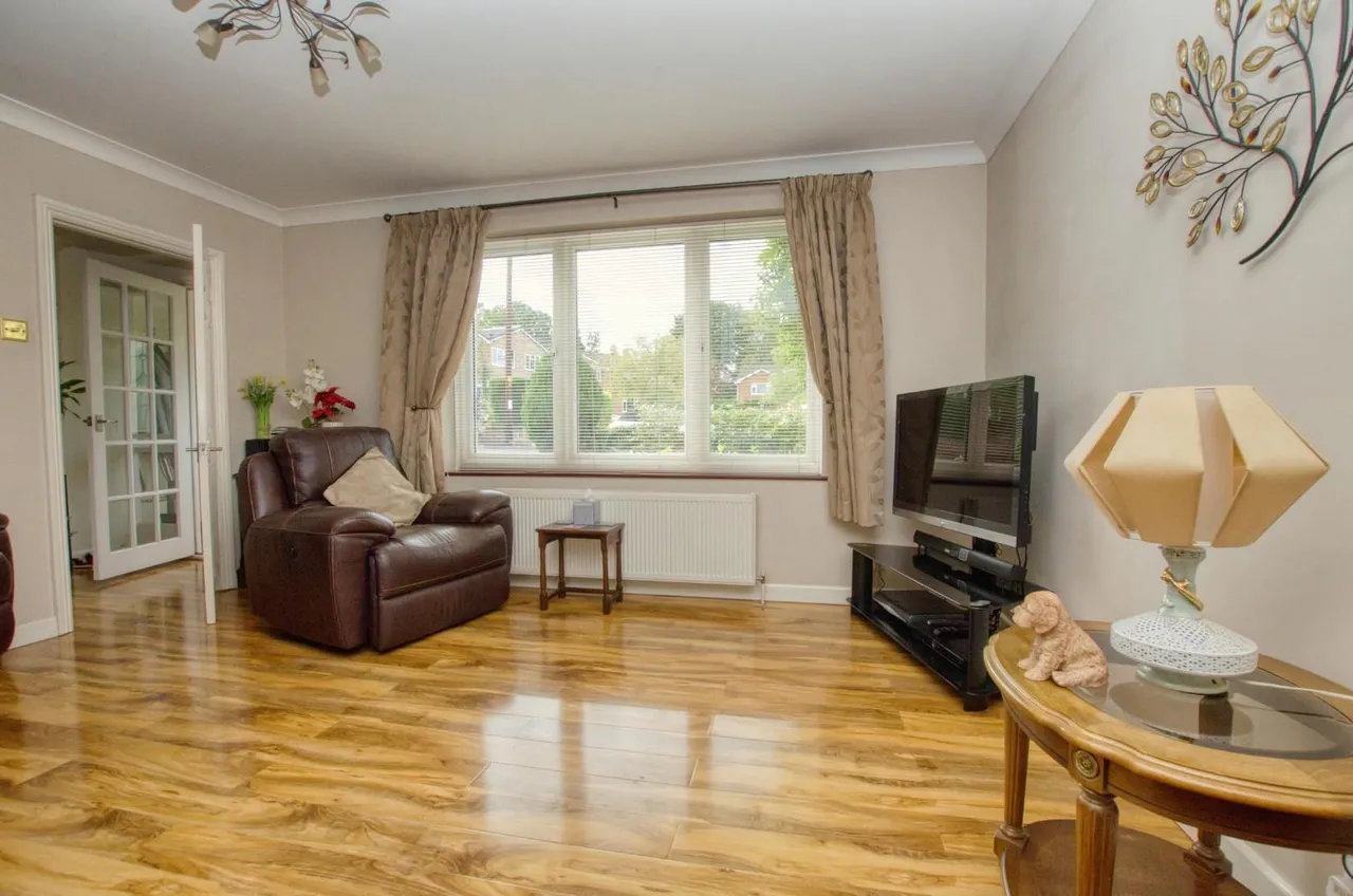 Clifton Gardens, West End, Southampton, SO18 3DA, photo 3