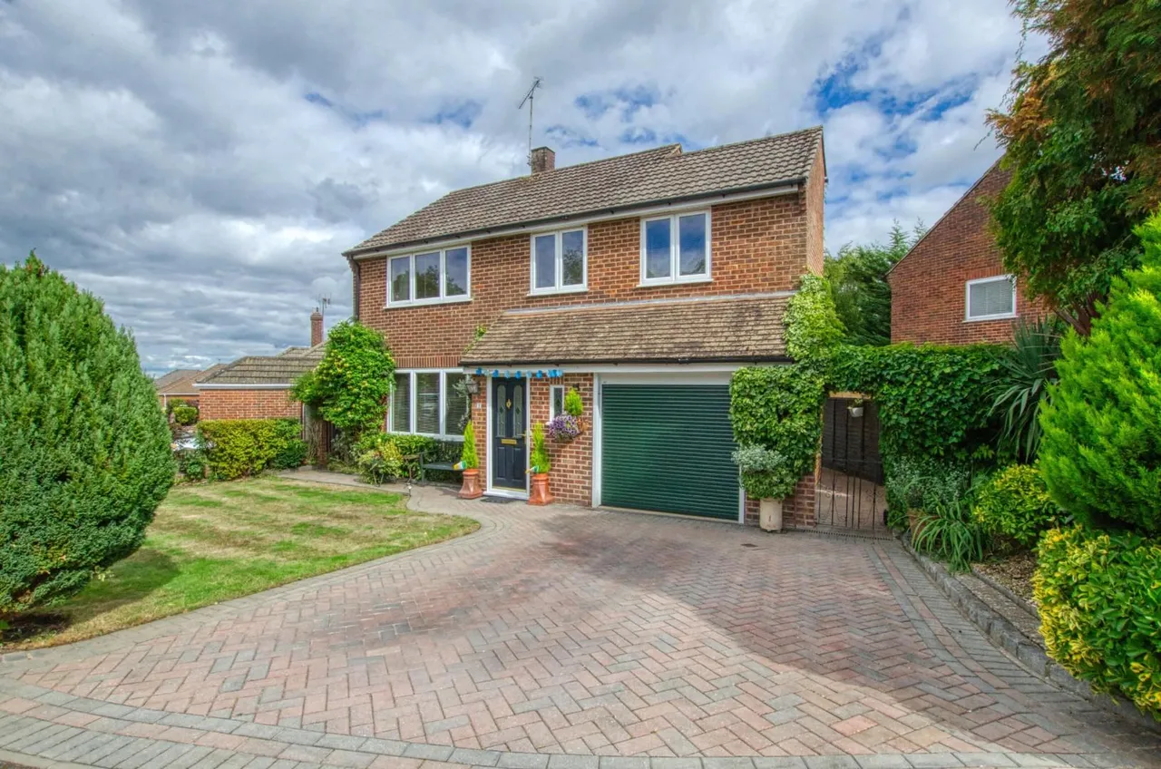 4 bed house for sale — Clifton Gardens, West End, Southampton, SO18 3DA