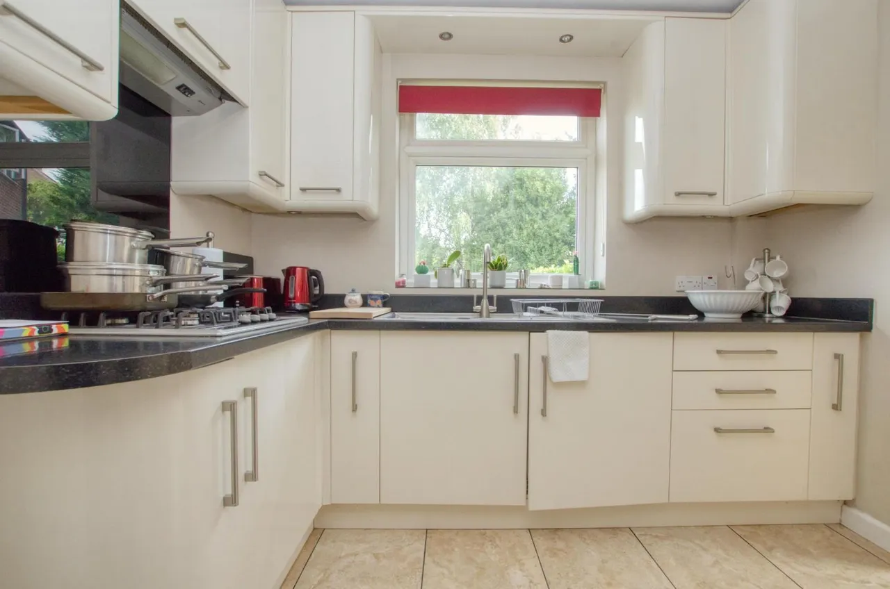 Clifton Gardens, West End, Southampton, SO18 3DA, photo 8