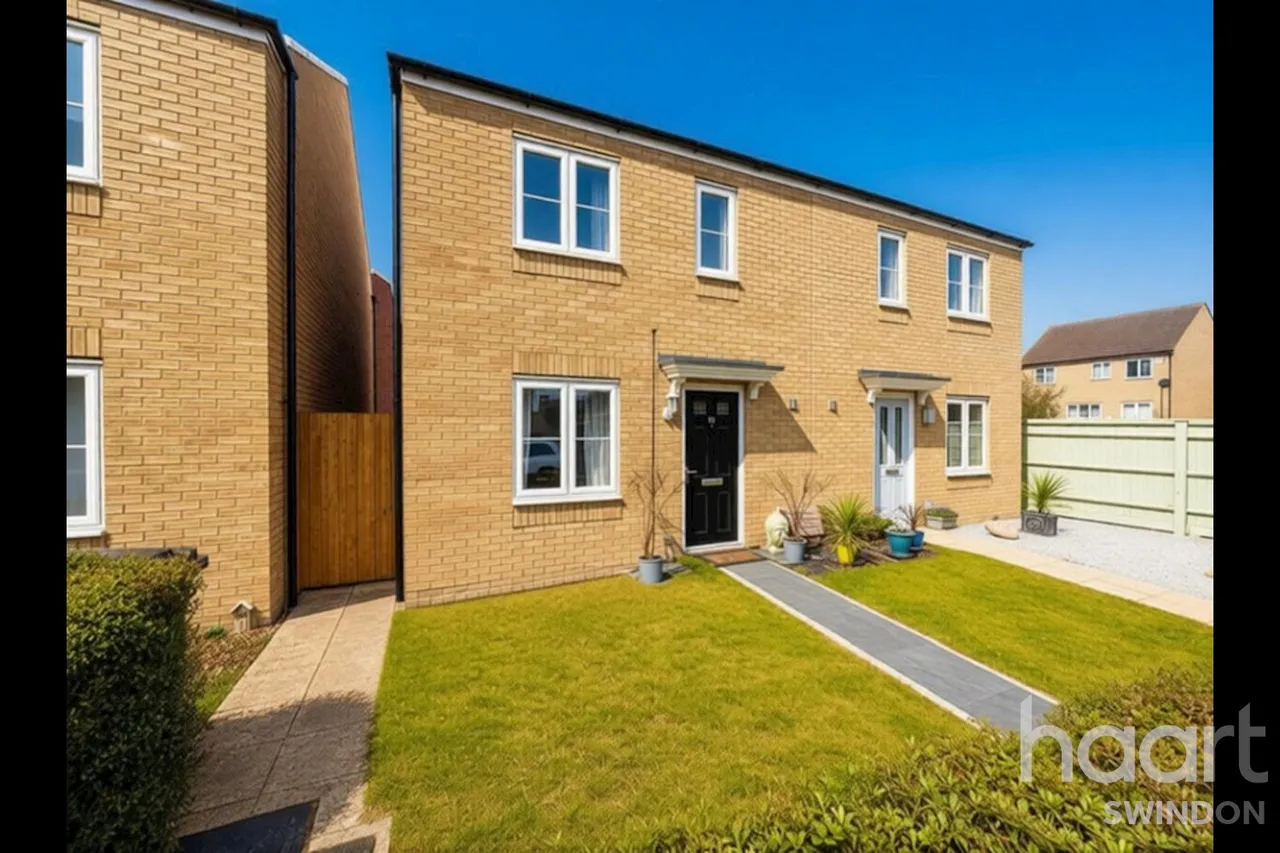 3 bed house for sale, Sanders Close, Swindon, SN2