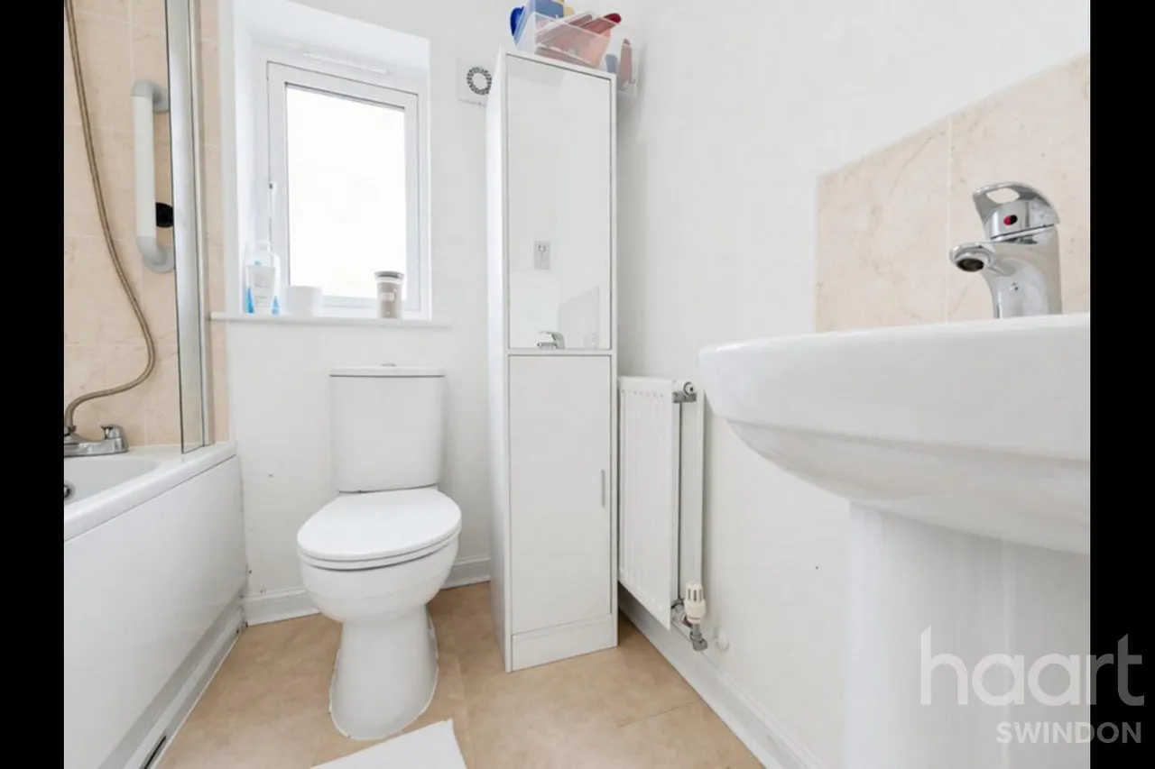 Sanders Close, Swindon, SN2, photo 9