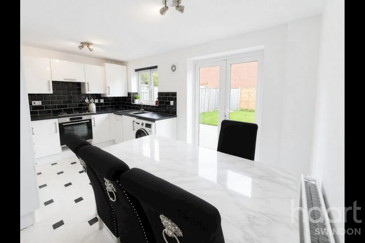 Sanders Close, Swindon, SN2, photo 2
