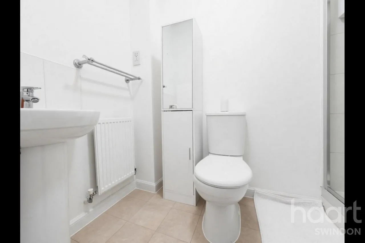 Sanders Close, Swindon, SN2, photo 7