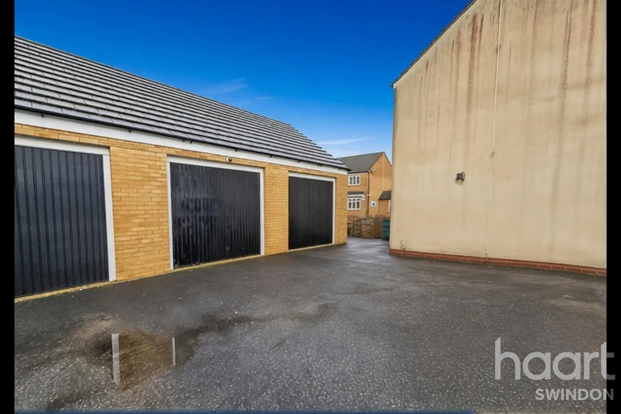Sanders Close, Swindon, SN2, photo 11