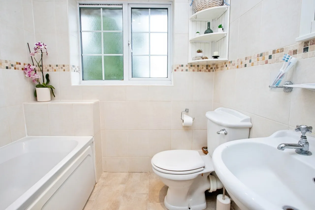Swinton Rise, Ravenshead, NG15, photo 14