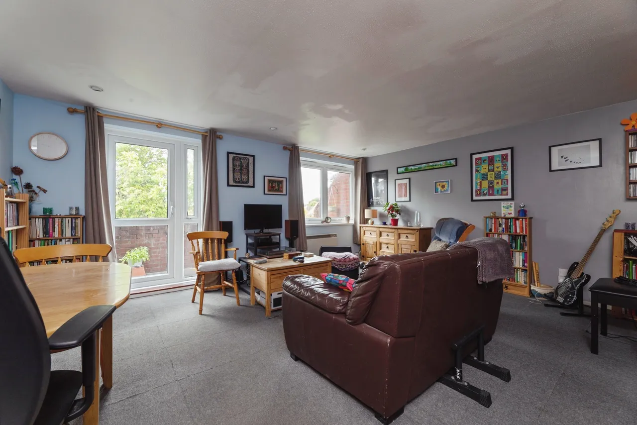 Tamar Square, Woodford Green, IG8, photo 5