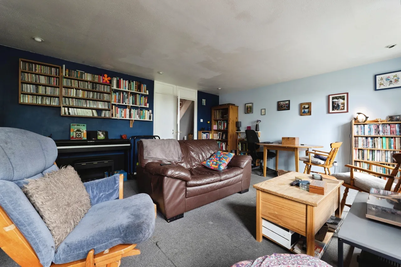 Tamar Square, Woodford Green, IG8, photo 12