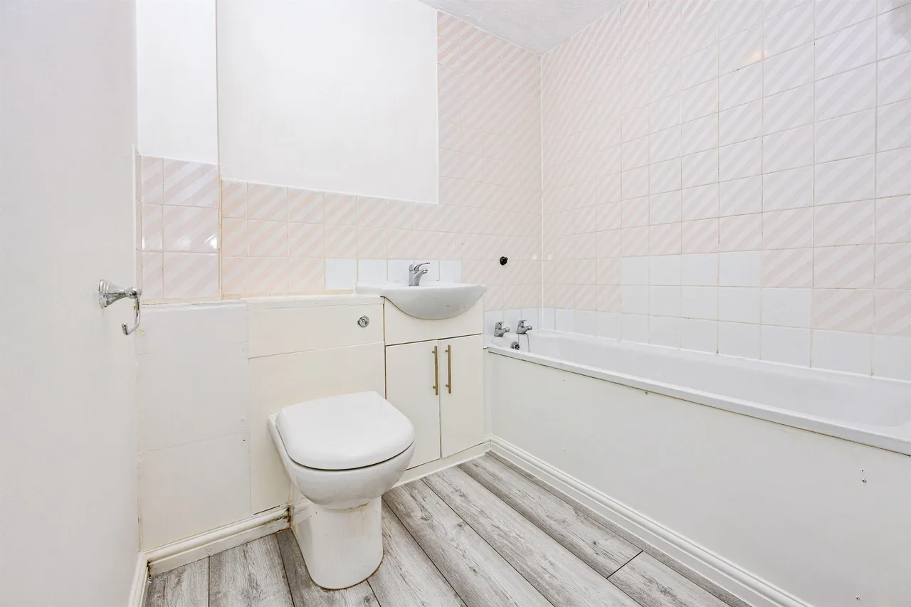 Tudor Close, Hatfield, AL10, photo 3