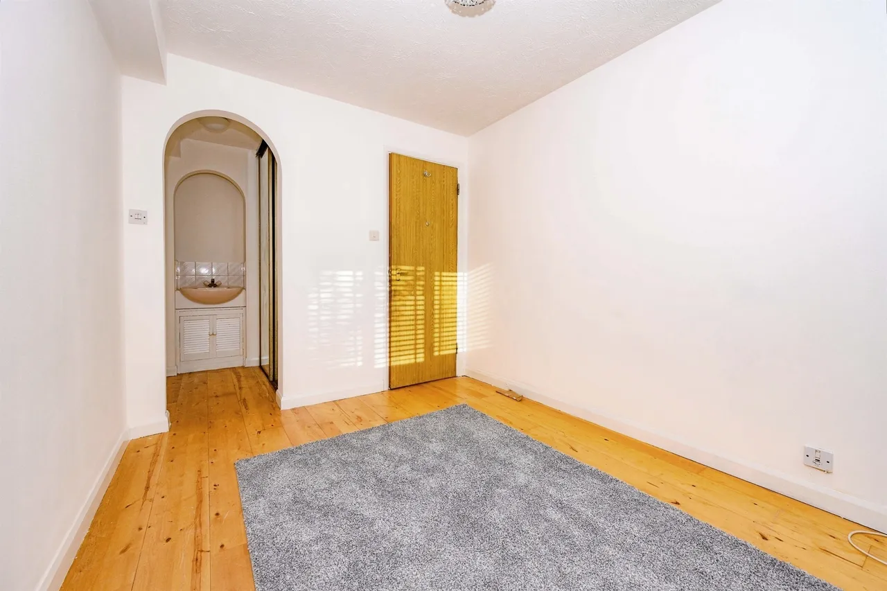 Tudor Close, Hatfield, AL10, photo 6
