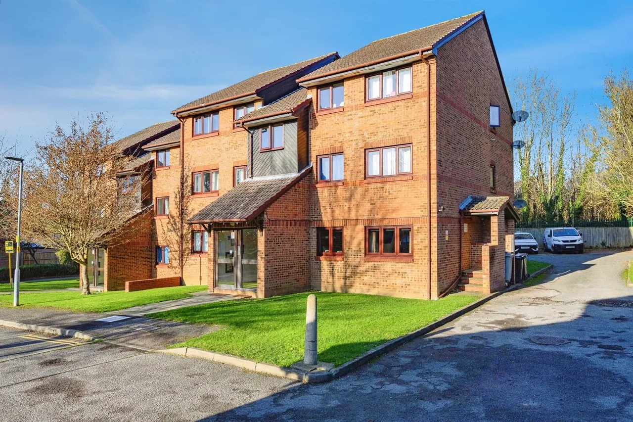 Tudor Close, Hatfield, AL10, photo 8