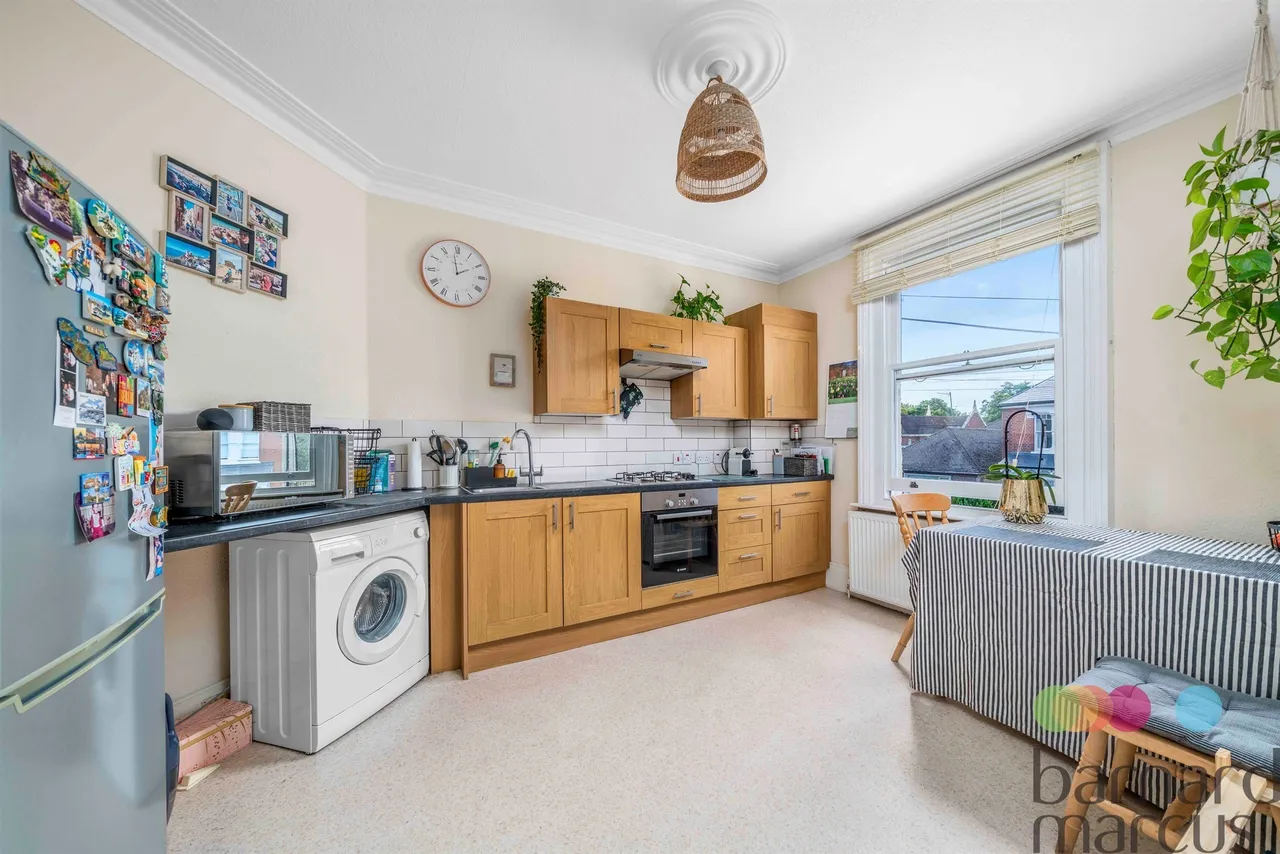 Macdonald Road, London, N11, photo 28