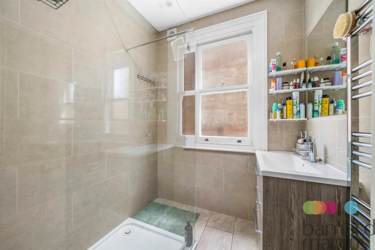 Macdonald Road, London, N11, photo 27