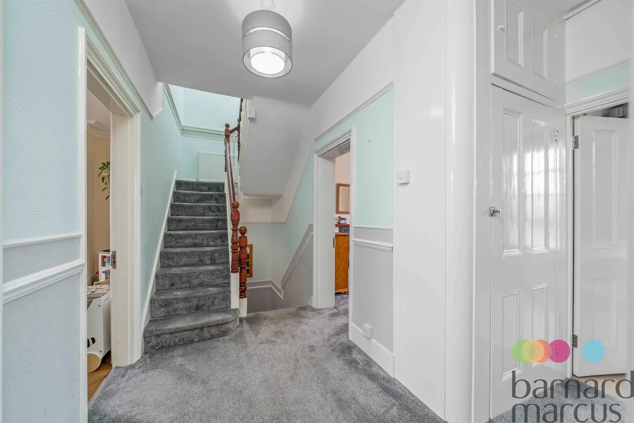 Macdonald Road, London, N11, photo 23