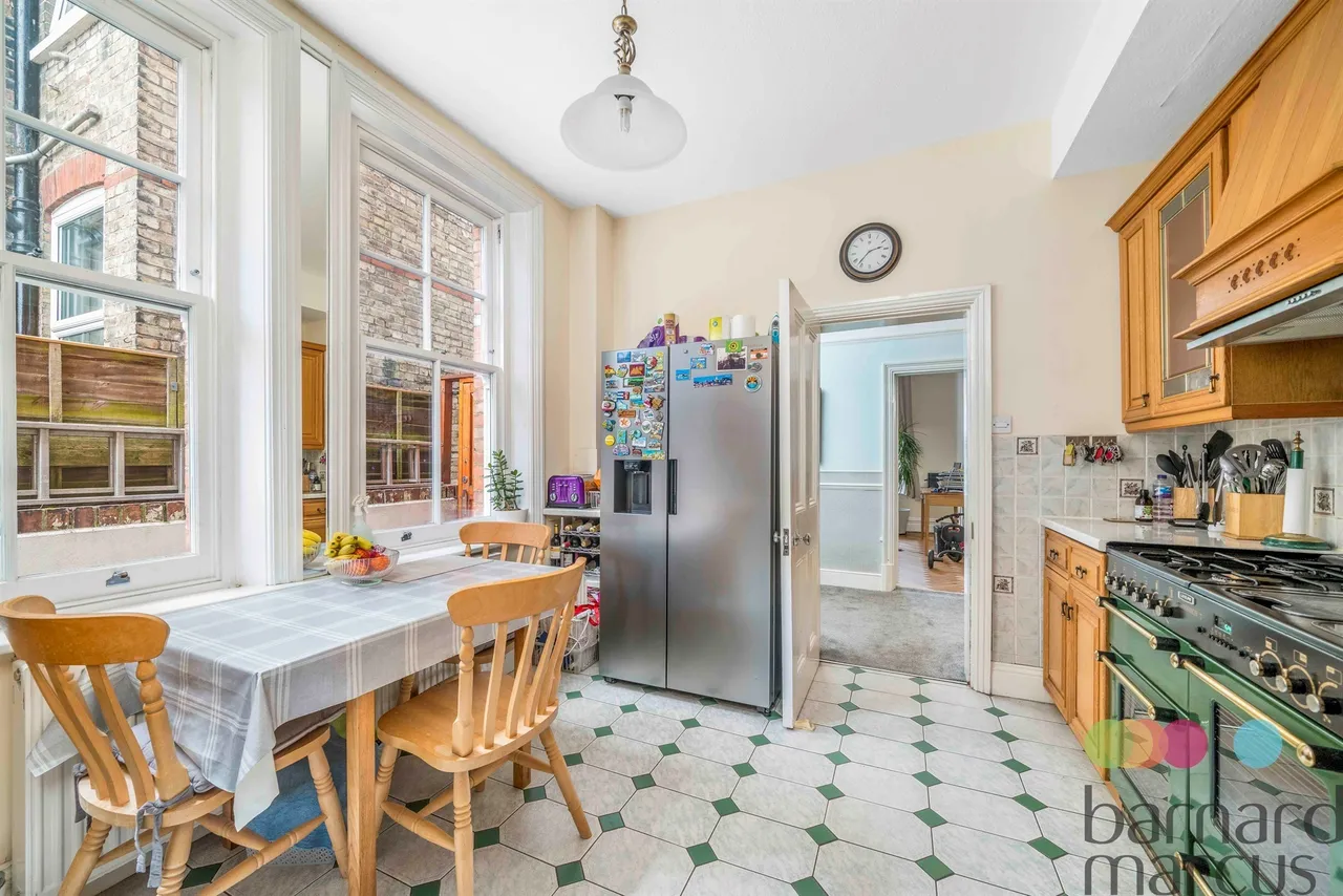 Macdonald Road, London, N11, photo 15