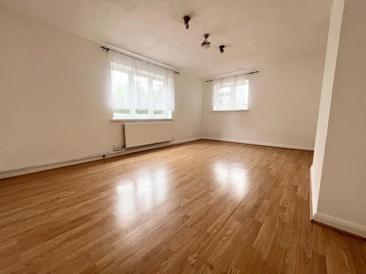 2 bed flat for sale — Lampton Road, Hounslow