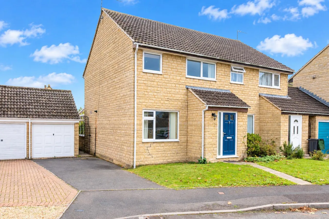 3 bed house for sale, The Close, Kington St. Michael, SN14