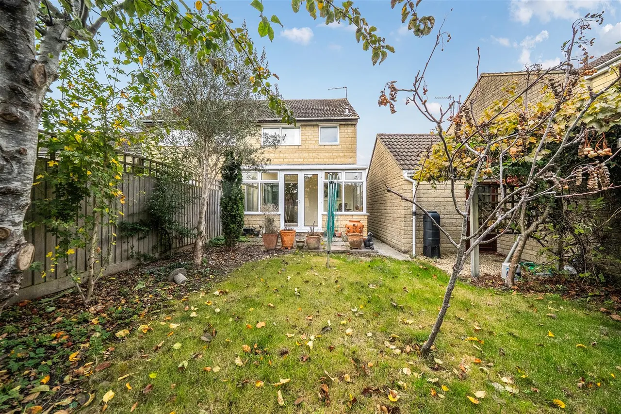 The Close, Kington St. Michael, SN14, photo 17