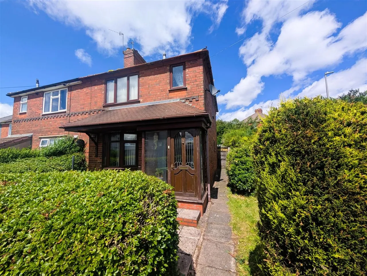 3 bed property for sale — Dudley Road, Rowley Regis
