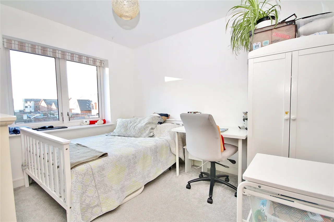 Jelley Way, Westfield, GU22, photo 9