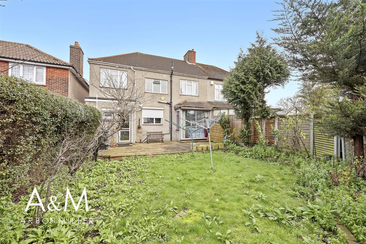 Roll Gardens, Gants Hill, Essex, Ilford, IG26TN, photo 23