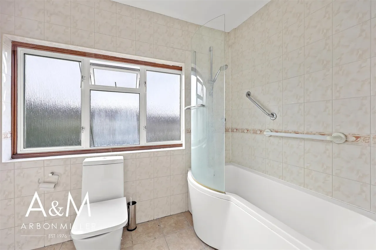 Roll Gardens, Gants Hill, Essex, Ilford, IG26TN, photo 20