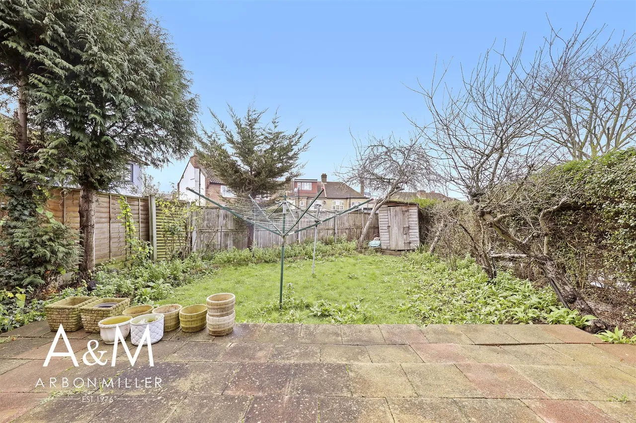 Roll Gardens, Gants Hill, Essex, Ilford, IG26TN, photo 22