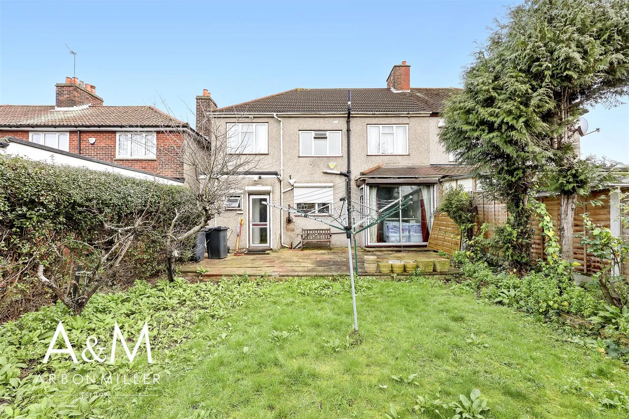 Roll Gardens, Gants Hill, Essex, Ilford, IG26TN, photo 24