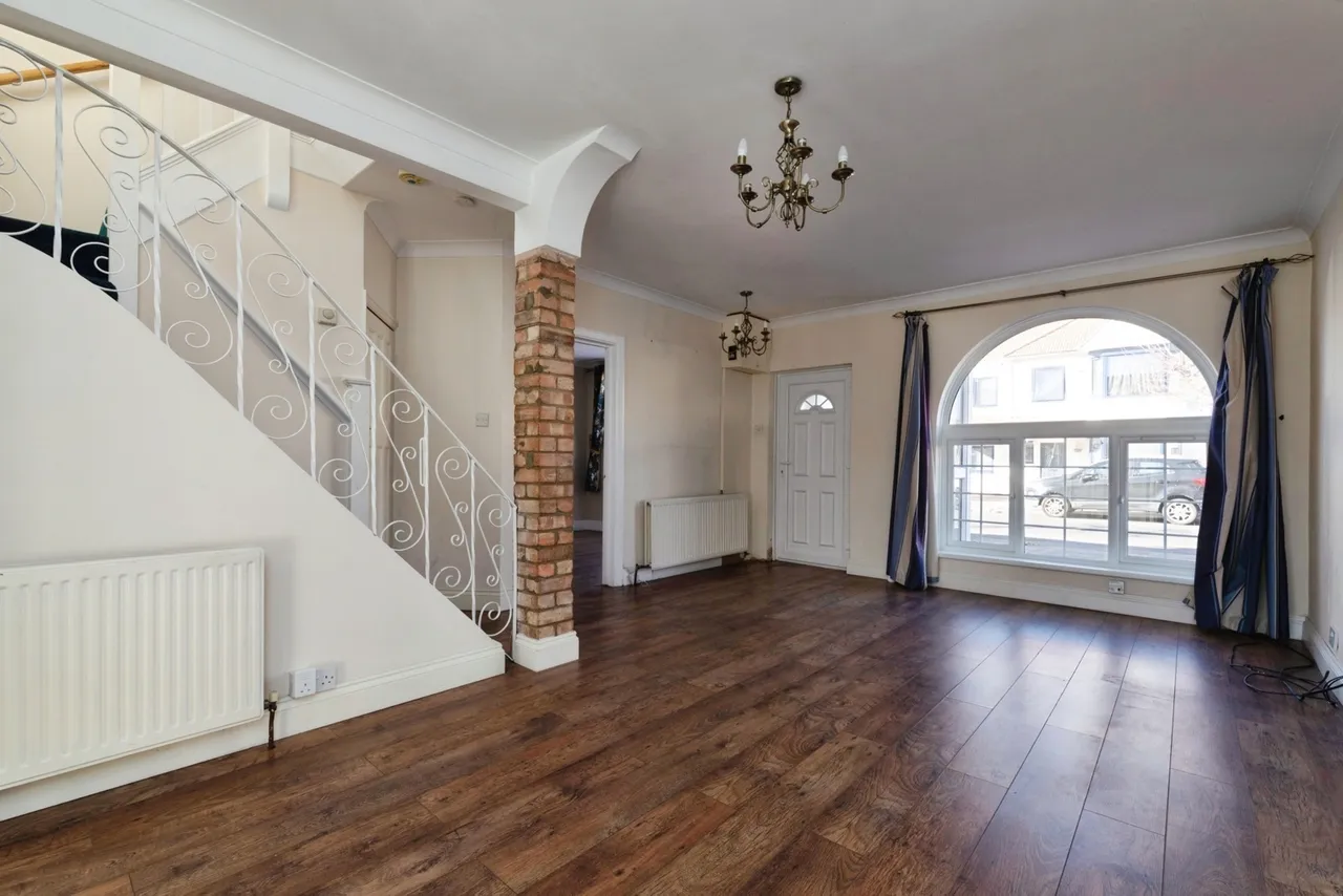 Brancaster Road, ILFORD, Essex, IG2, photo 2