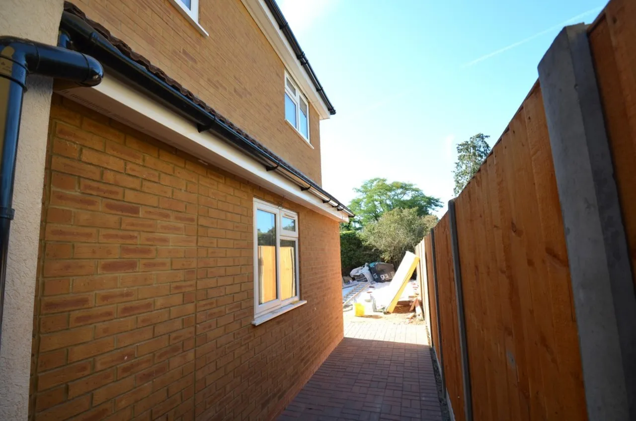 Elizabethan Close, Stanwell, photo 4