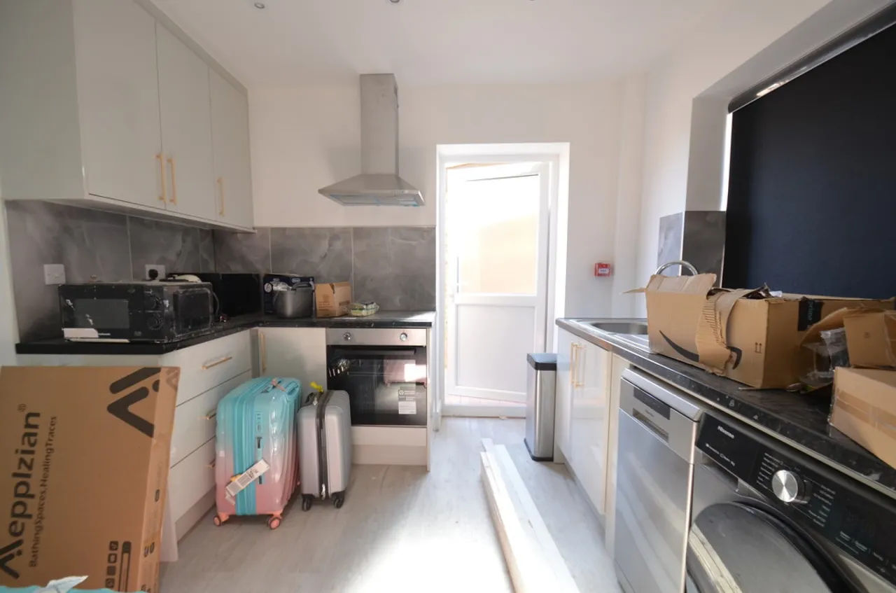 Elizabethan Close, Stanwell, photo 5