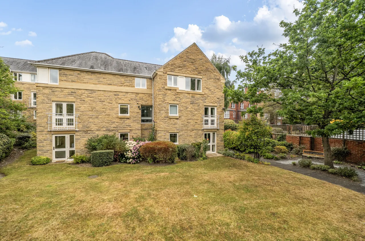 2 bed flat for sale, St. Chads Road, Far Headingley, LS16