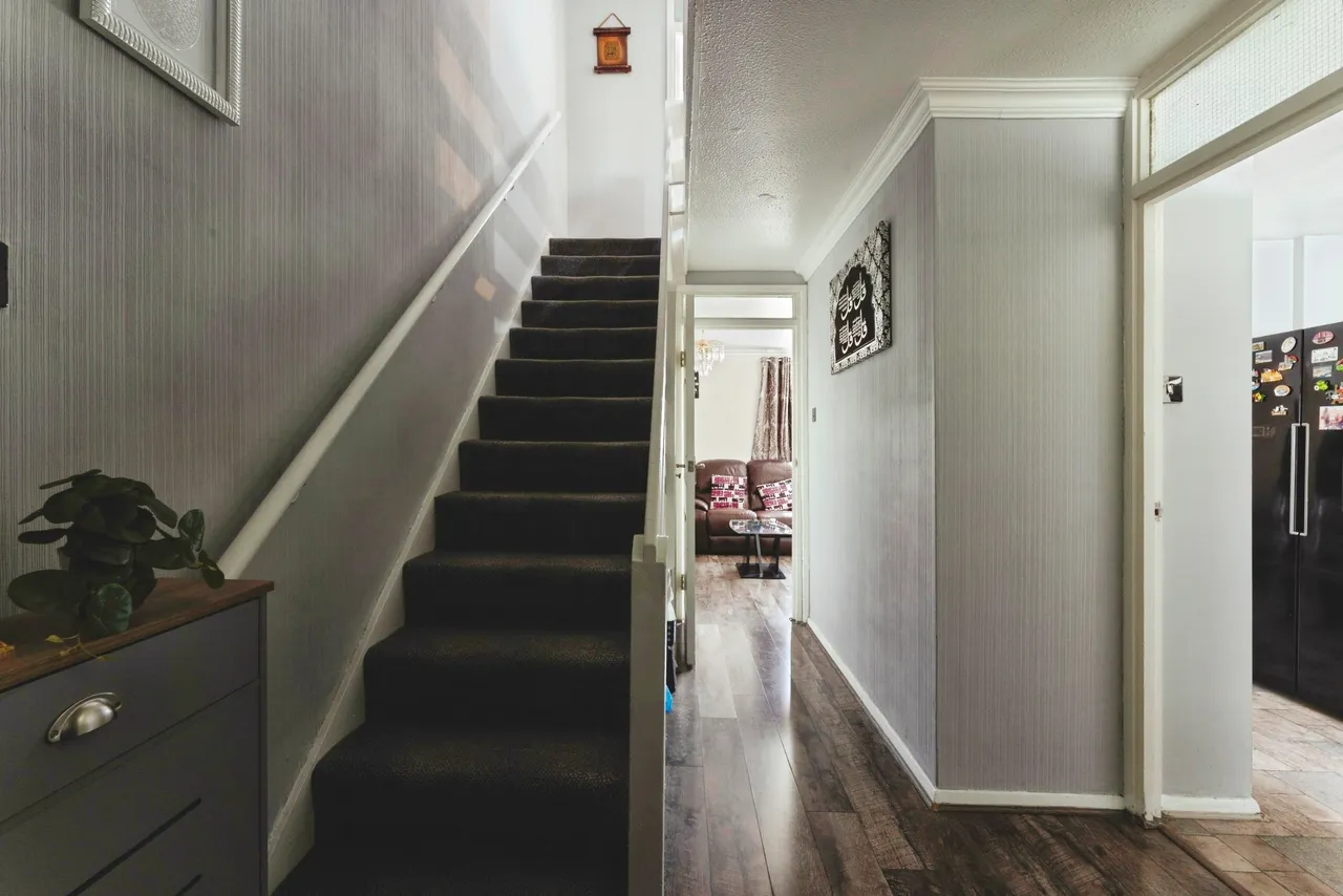 Eastbourne Road, London, E6, photo 14