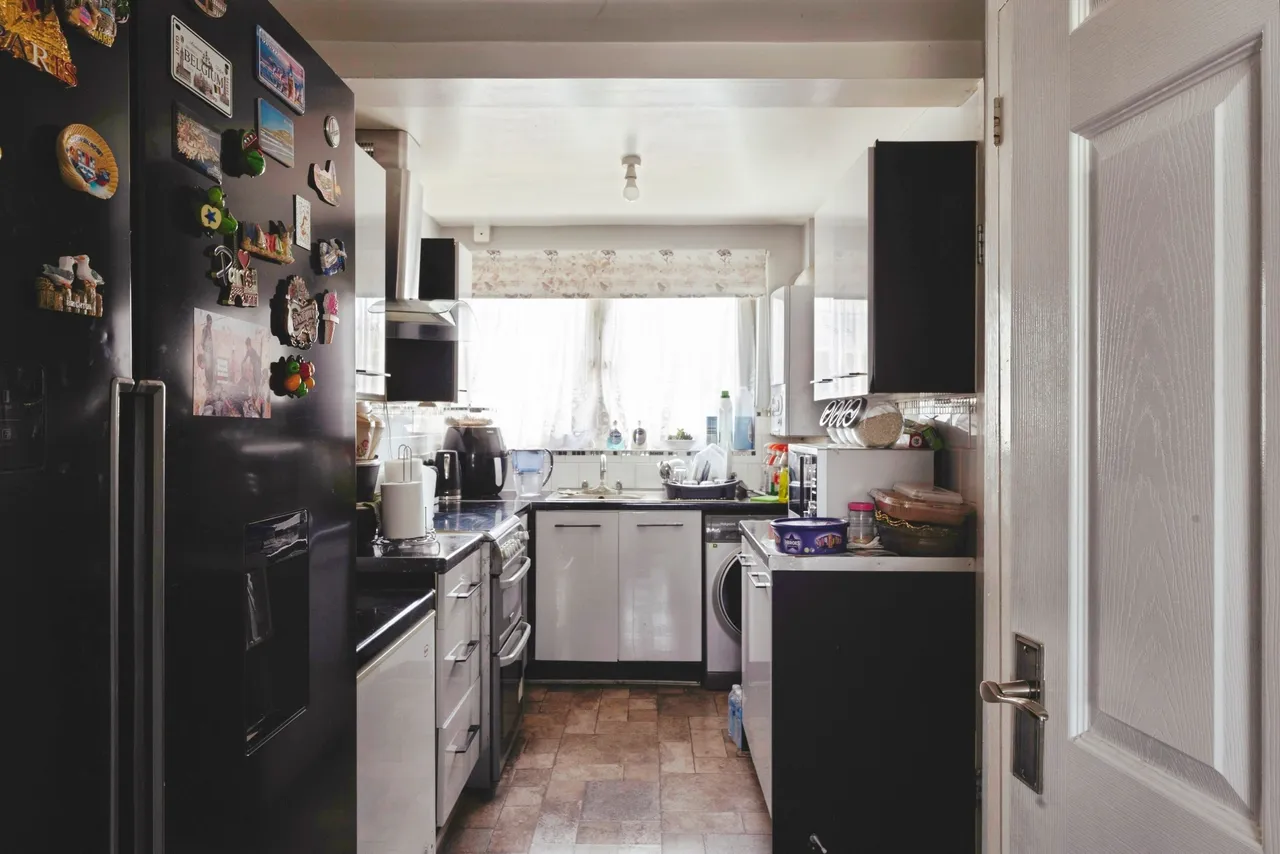 Eastbourne Road, London, E6, photo 10