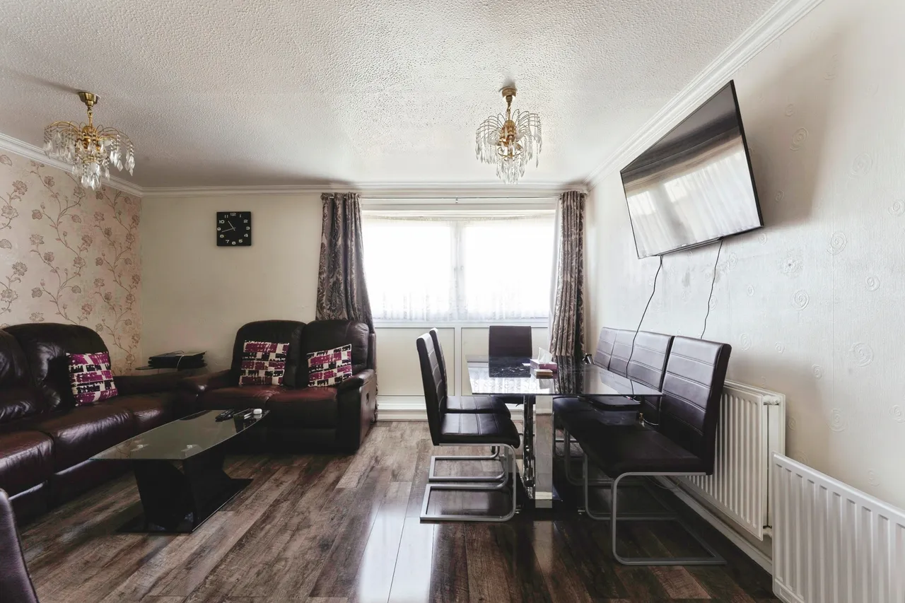 Eastbourne Road, London, E6, photo 5