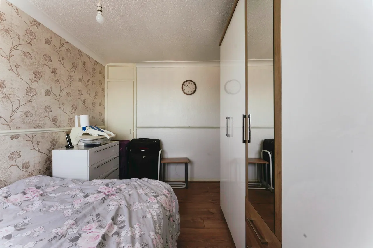 Eastbourne Road, London, E6, photo 12