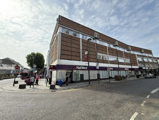 1 bed flat to rent — High Street, WD17