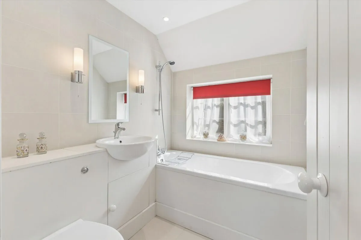 Gravel Lane, Barton Stacey, SO21, photo 13