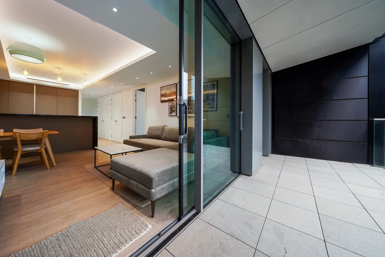 Bollinder Place, Carrara Tower, EC1V, photo 3