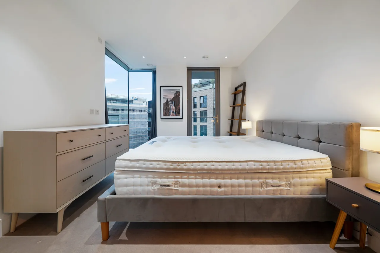 Bollinder Place, Carrara Tower, EC1V, photo 9