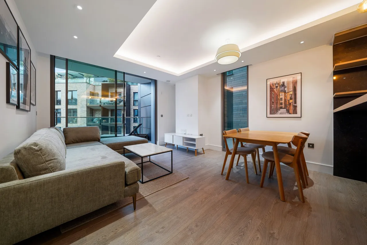 2 bed house to rent — Bollinder Place, Carrara Tower, EC1V