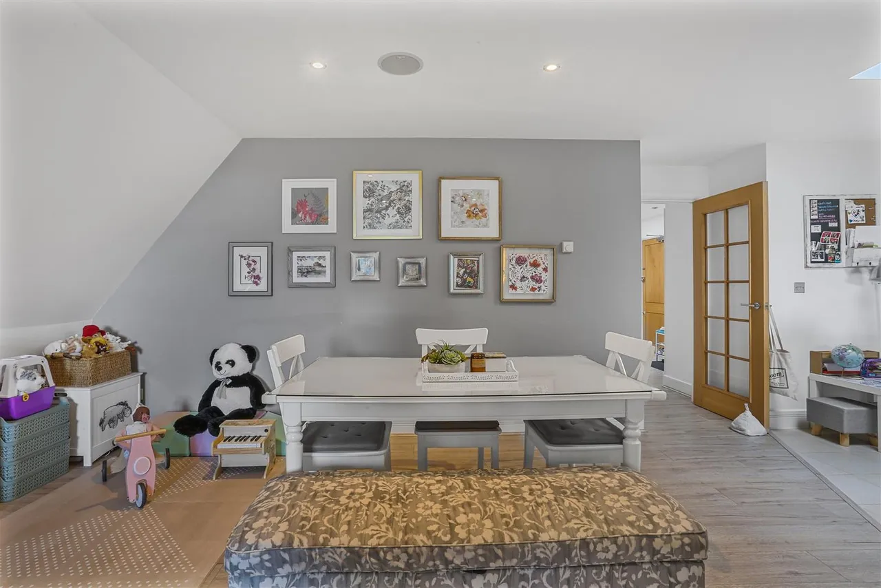 Upper Mulgrave Road, Cheam, SM2 7AY, photo 8