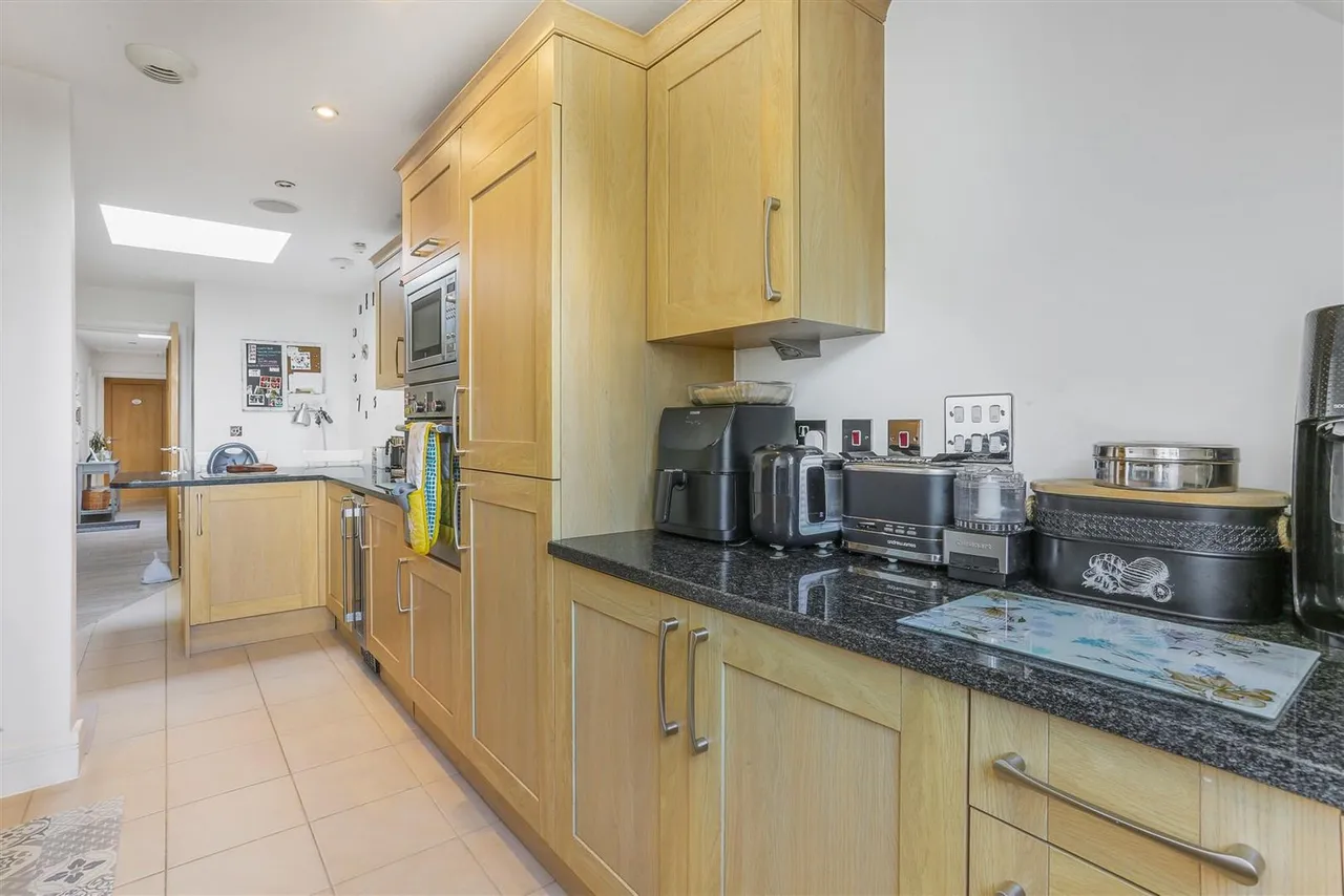 Upper Mulgrave Road, Cheam, SM2 7AY, photo 11