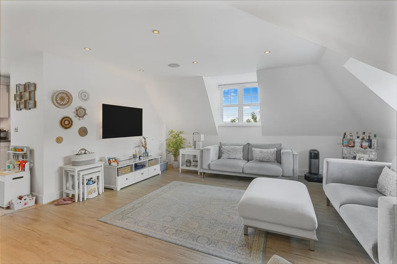 Upper Mulgrave Road, Cheam, SM2 7AY, photo 4