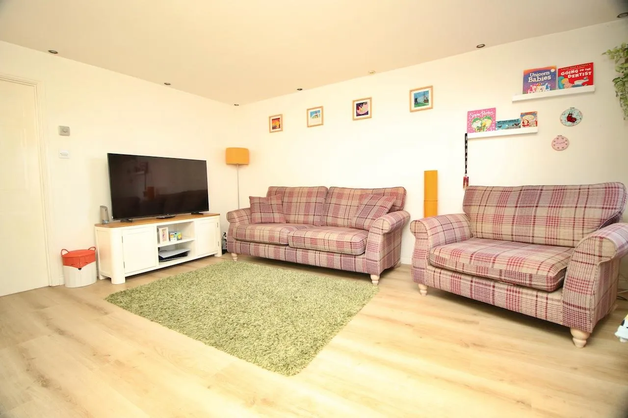 Cherry Avenue, Cumbernauld, G67 3BG, photo 4