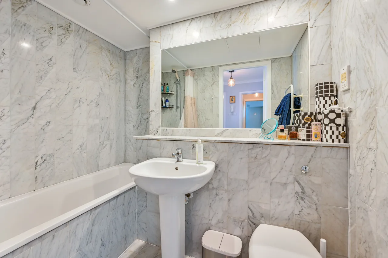 124 Tivoli Court, Rotherhithe Street, London, photo 5