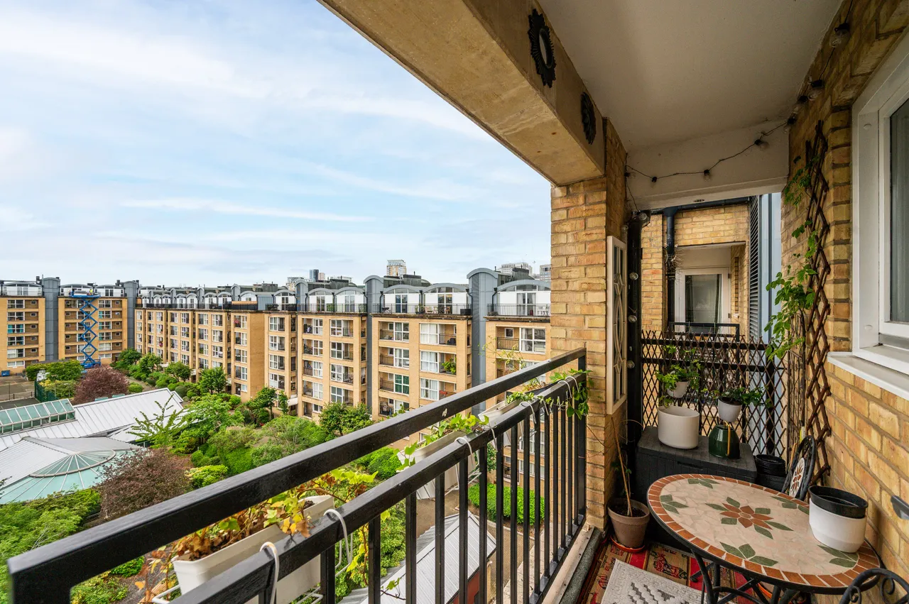 124 Tivoli Court, Rotherhithe Street, London, photo 8